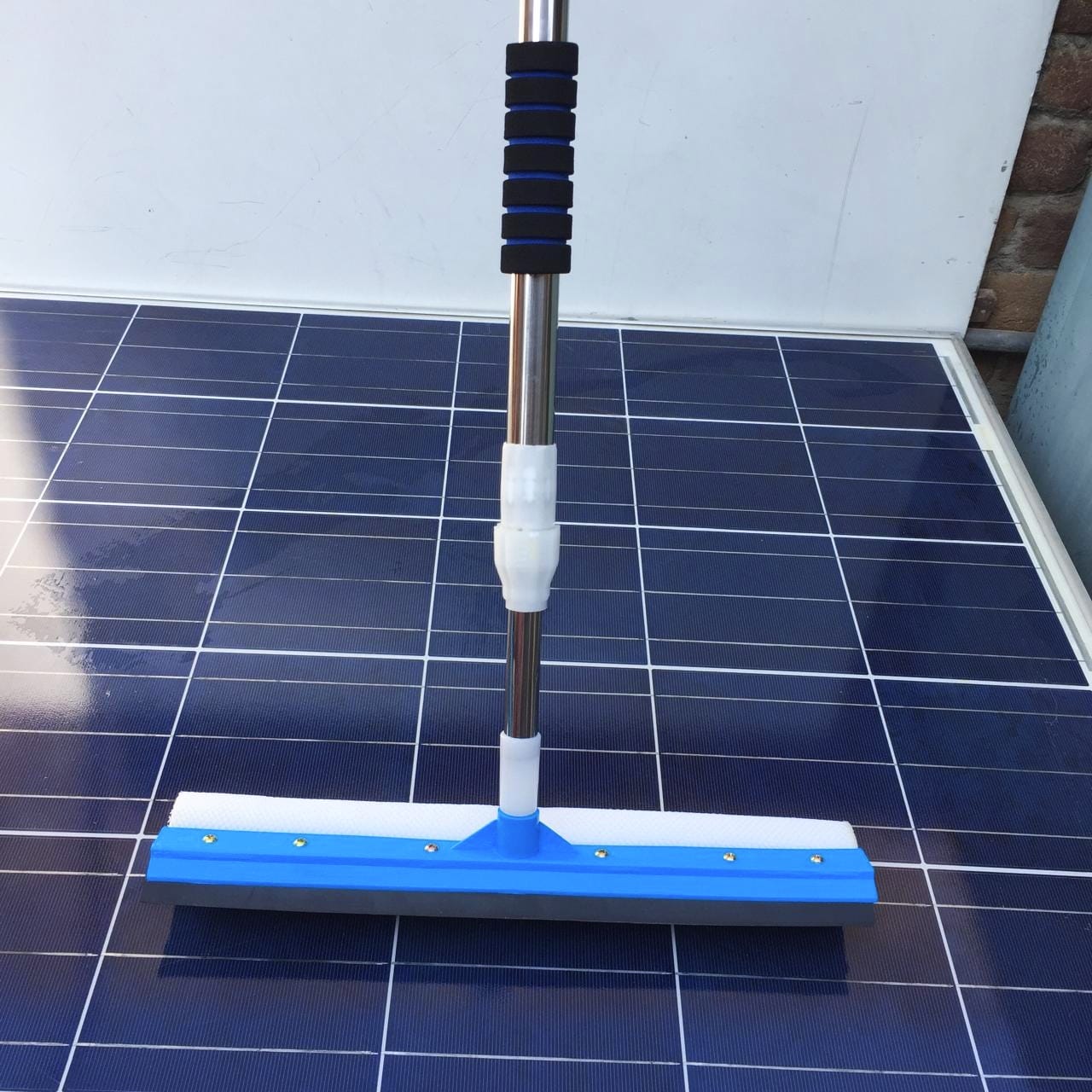 Solar Panel Cleaning Brush, 2 in 1 Extra Soft Super Absorbent Microfiber & Wiper 12 ft Adjustable Non-Magnetic Stainless Steel Rod, For Solar Panel / Window / Glass Wash