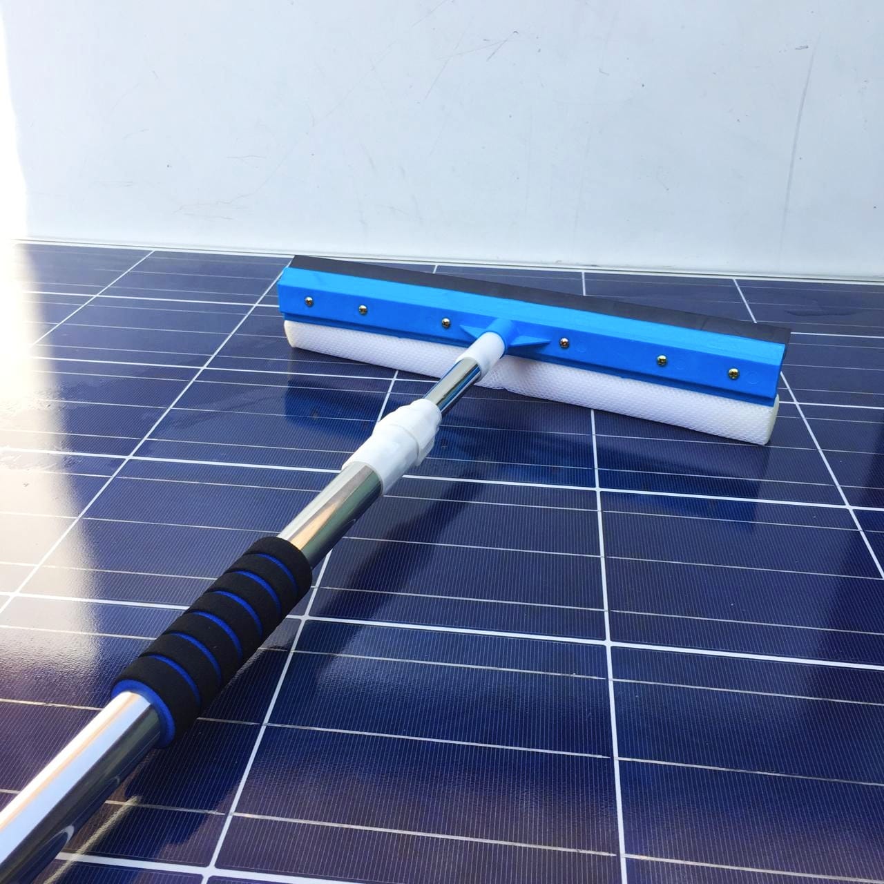 Solar Panel Cleaning Brush, 2 in 1 Extra Soft Super Absorbent Microfiber & Wiper 12 ft Adjustable Non-Magnetic Stainless Steel Rod, For Solar Panel / Window / Glass Wash